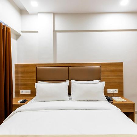 Hotel BKC Stays Mumbai Exterior foto