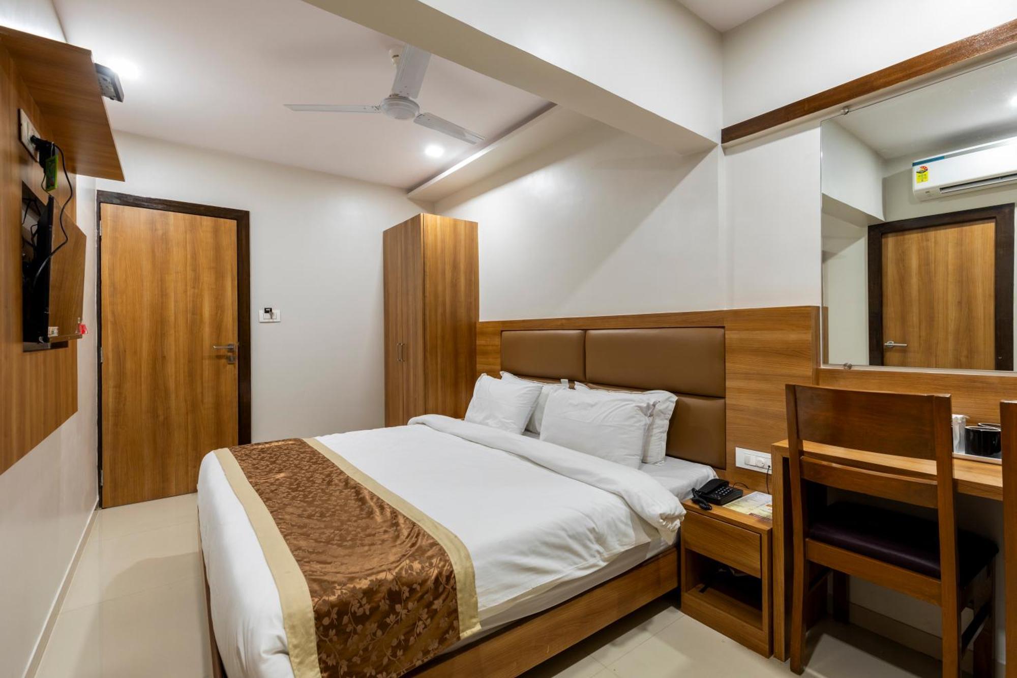 Hotel BKC Stays Mumbai Exterior foto
